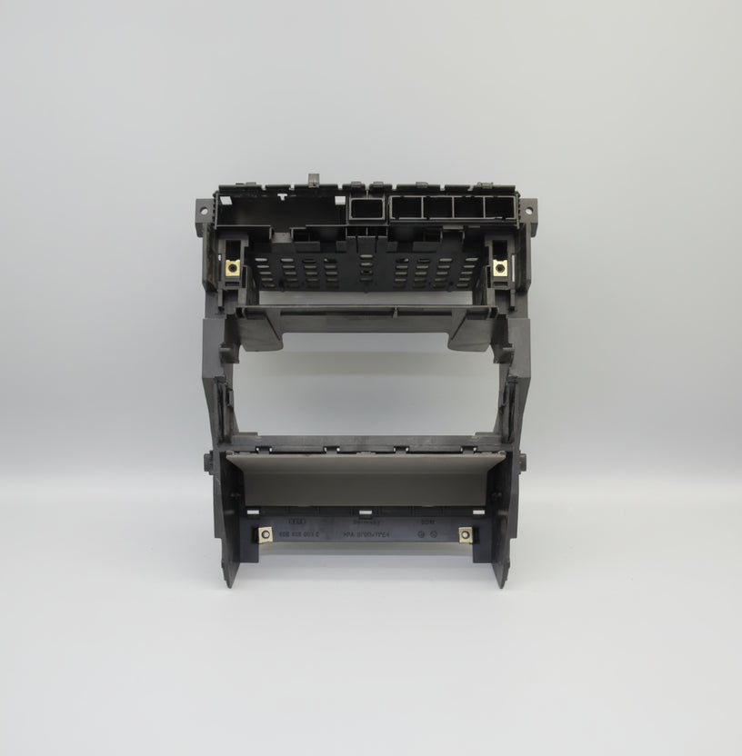 Suport consolă centrală OEM Audi A4 / S4 / RS4 8E (2001–2008)