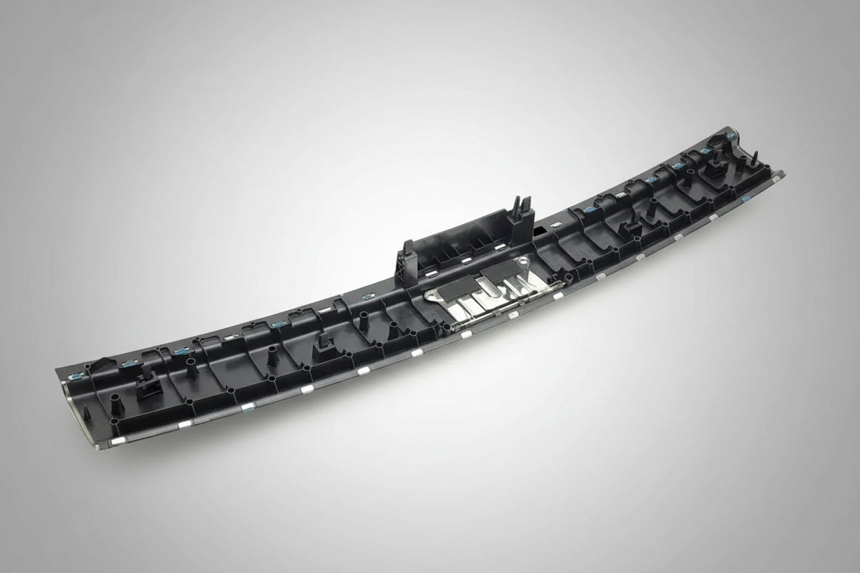 Capac închizător portbagaj cromat OEM Volkswagen Touareg 7P (2011-2018)