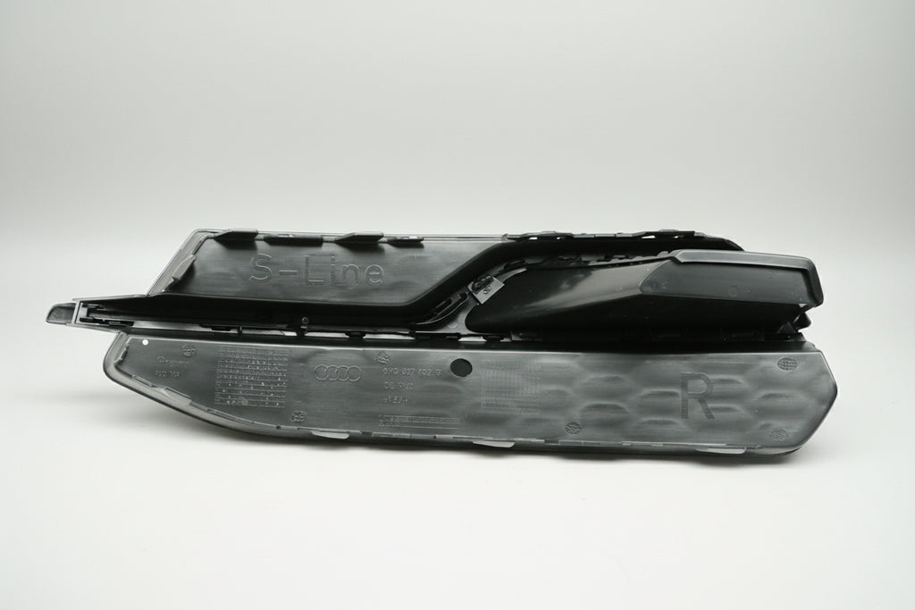 Grila ghidare aer dreapta negru satinat right OEM bară Audi A3 8V (2013-2016)