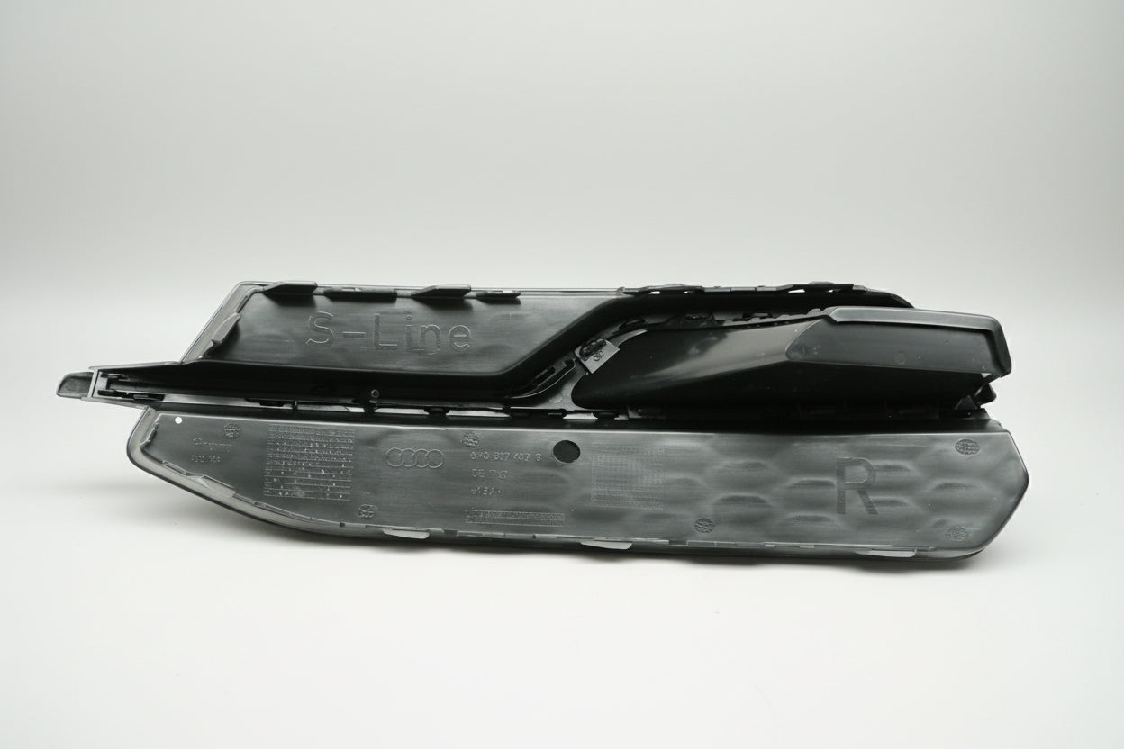 Grila ghidare aer dreapta negru satinat right OEM bară Audi A3 8V (2013-2016)