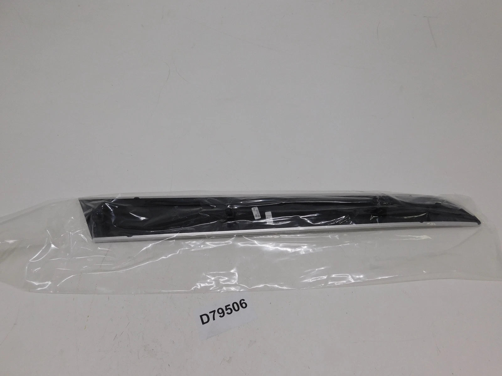 Ornament interior aluminiu ușă spate dreapta (Rear Right) – Audi A6 4F (2005–2011)