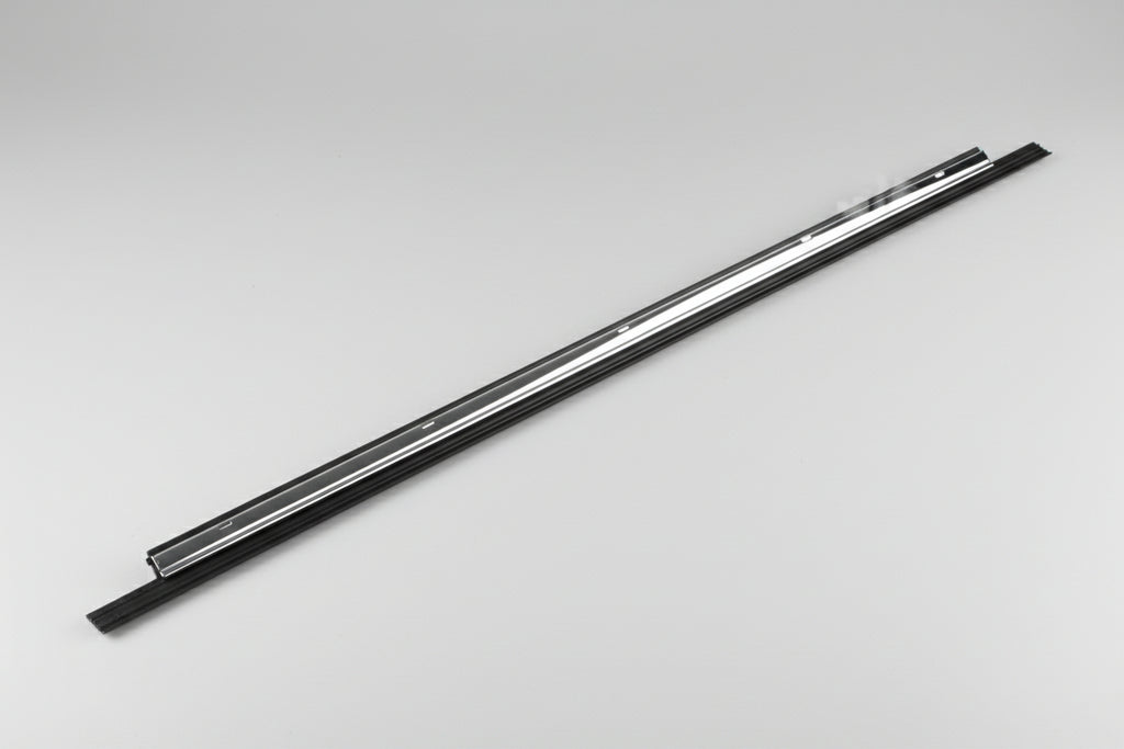 Garnitură geam ușă față cu bandă decorativă cromată OEM Audi A8/S8 Quattro 4E (2004-2010)